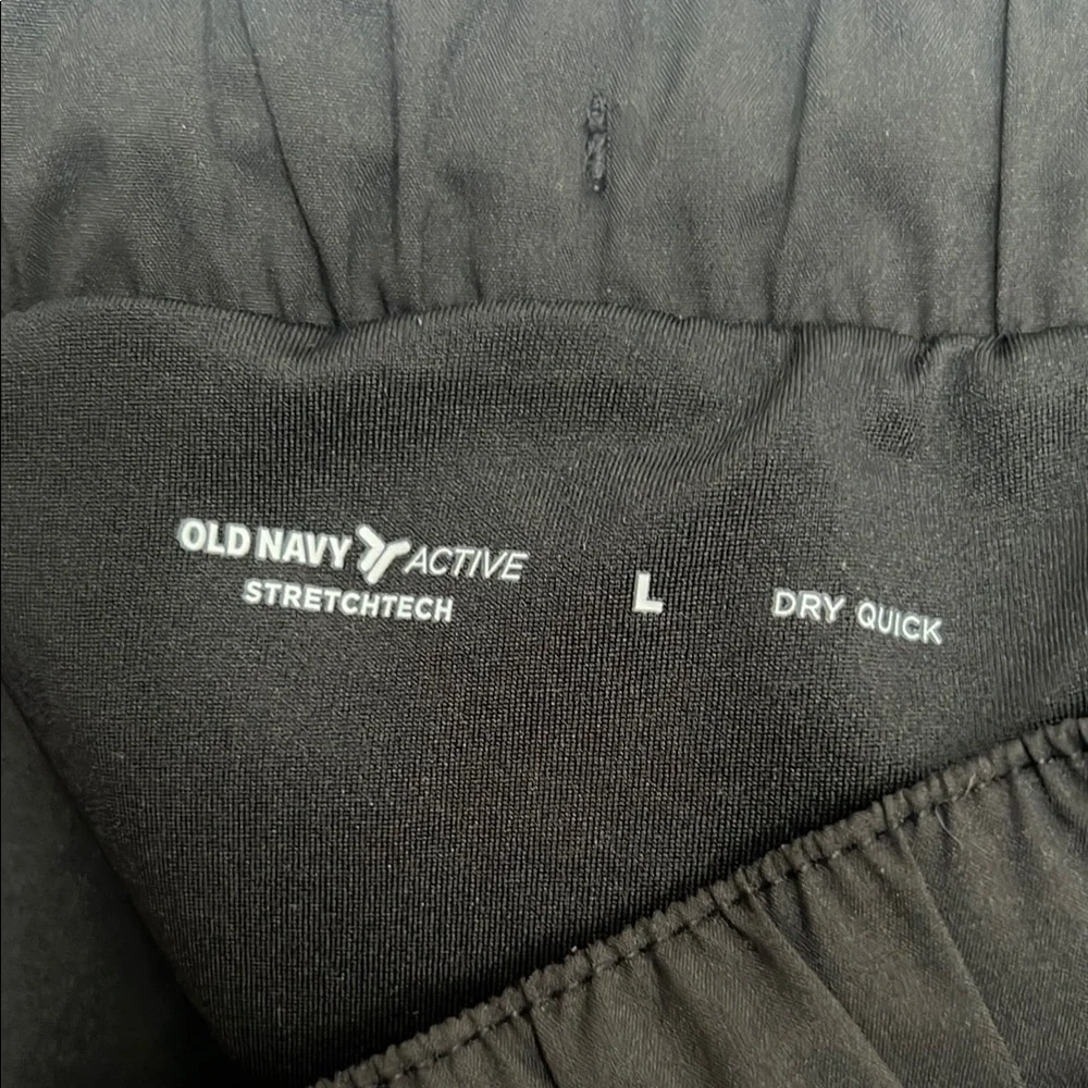 Old Navy Black Athletic Shorts Lightweight and Comfortable - Picture 2 of 4
